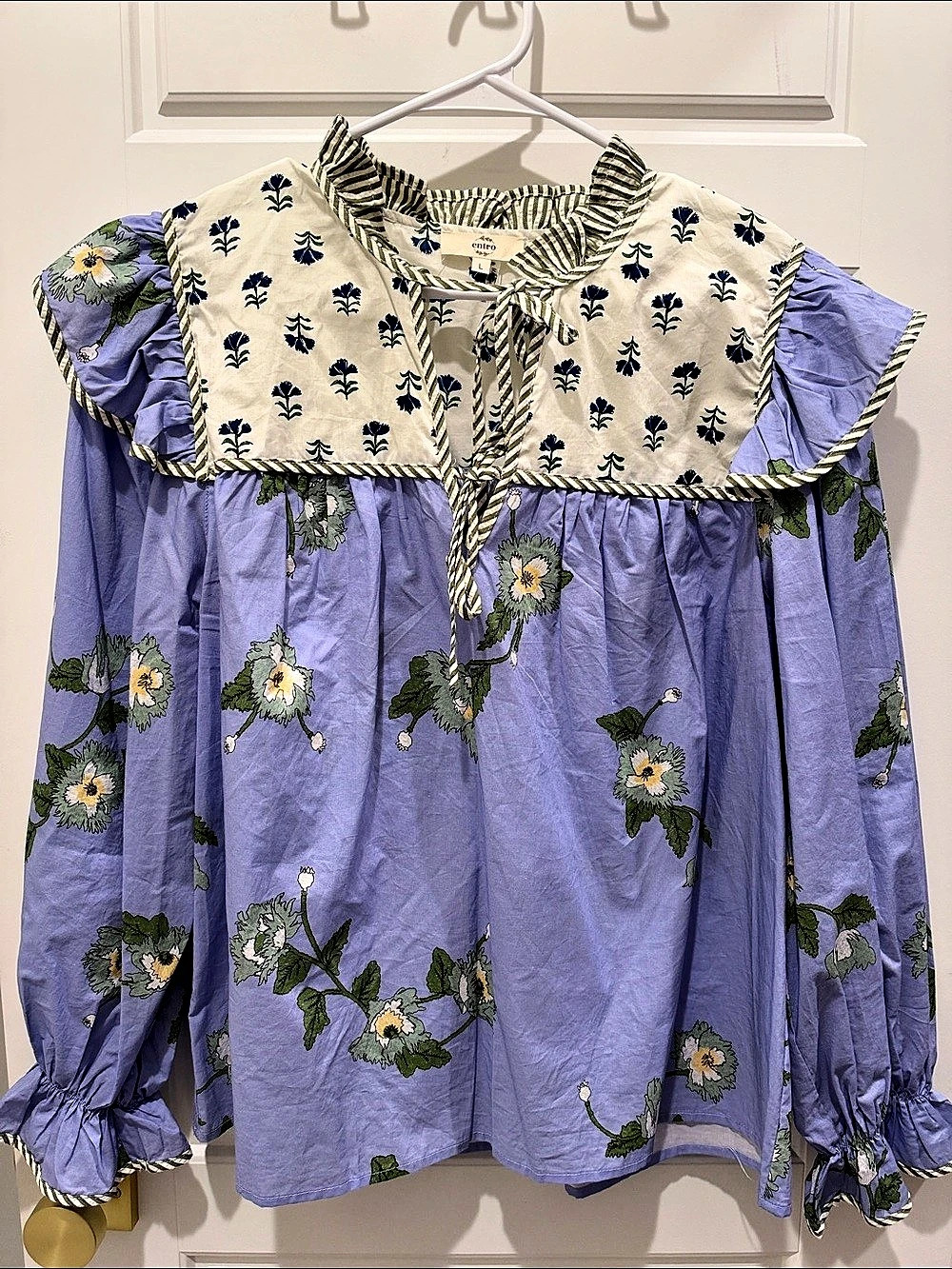 entro Floral Cotton Blouse in Purple & White Size Large
